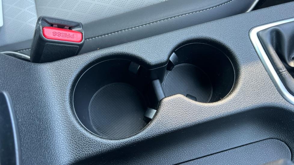 Rear Armrest/ Cup Holder