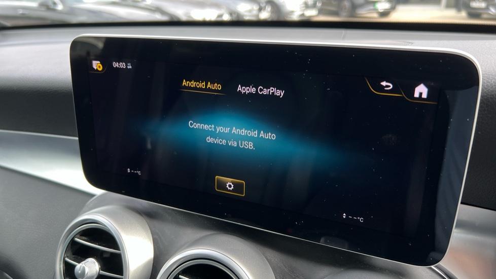 Apple Car Play & Android Auto