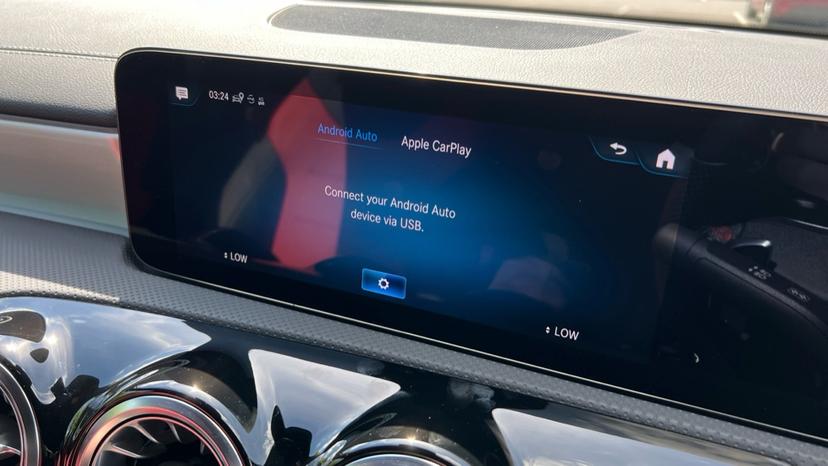 Apple Car Play & Android Auto