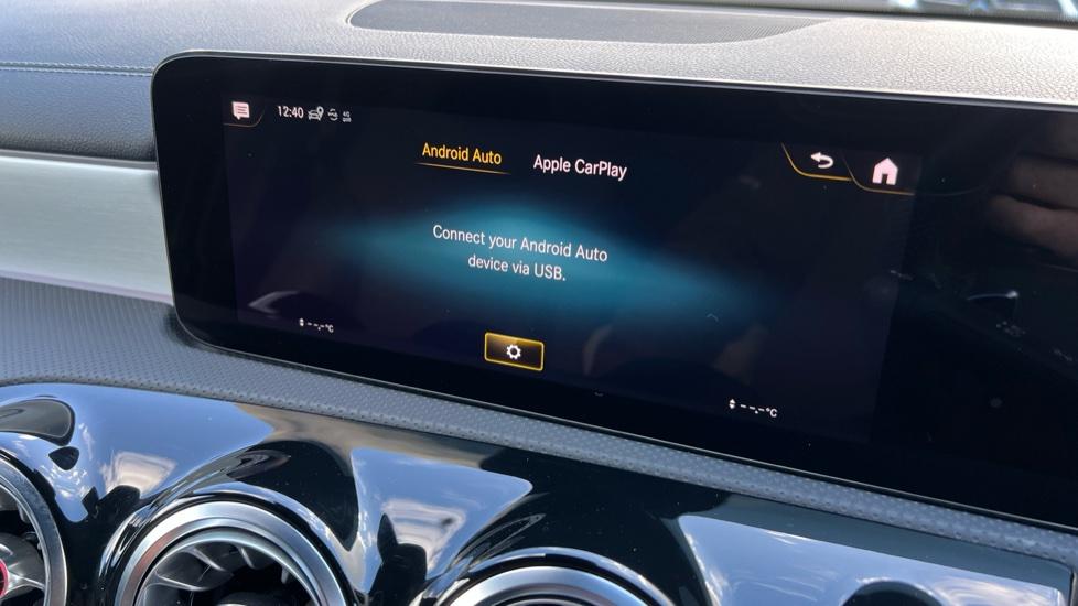 Apple Car Play & Android Auto