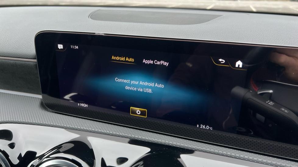 Apple Car Play & Android Auto