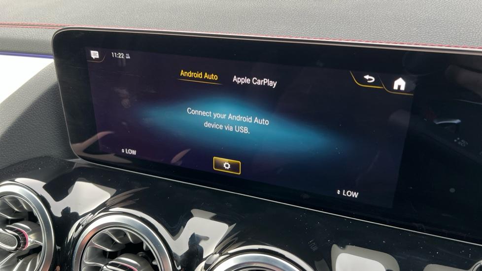 Apple Car Play & Android Auto