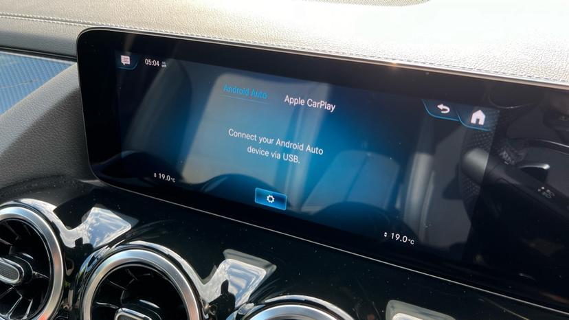 Apple Car Play & Android Auto