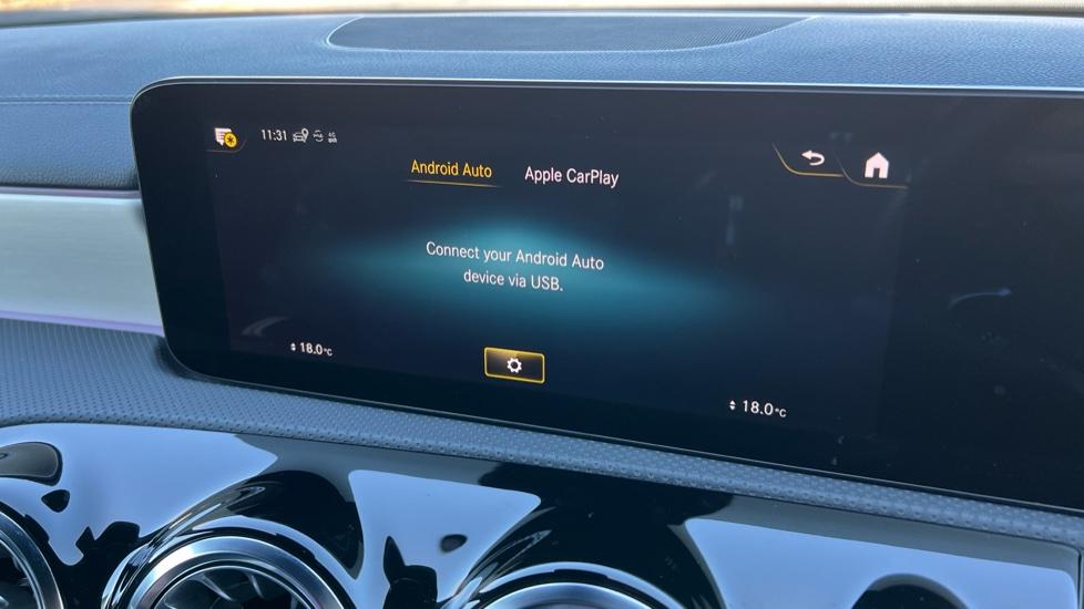 Apple Car Play & Android Auto