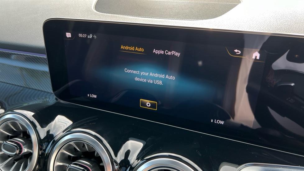 Apple Car Play & Android Auto