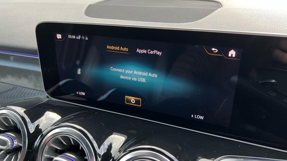 Apple Car Play & Android Auto