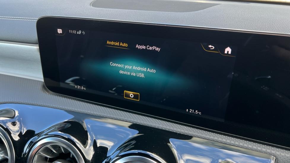 Apple Car Play & Android Auto