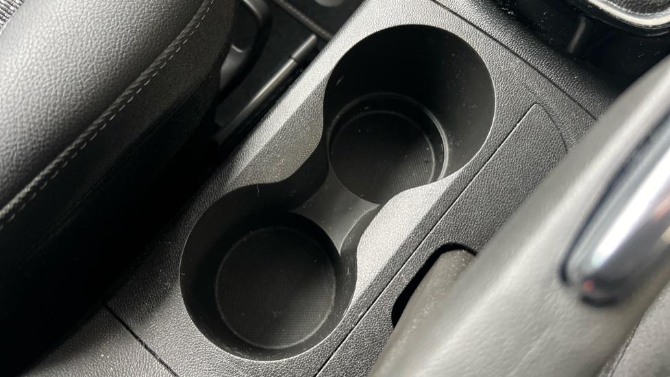 Rear Armrest/ Cup Holder