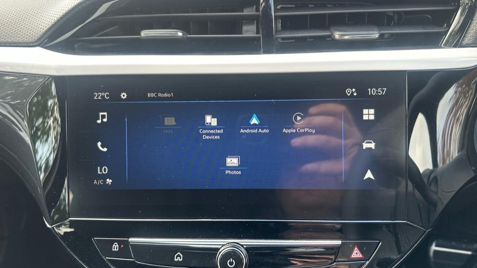 Apple Car Play & Android Auto