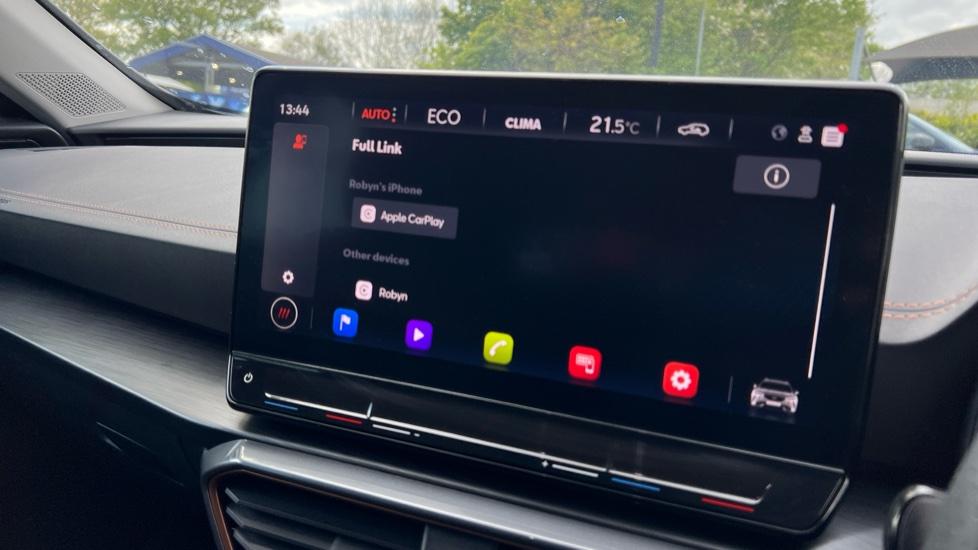 Apple Car Play & Android Auto