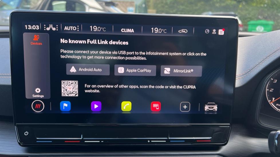 Apple Car Play & Android Auto