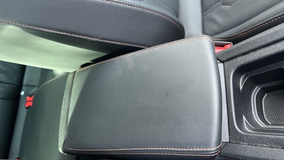 Rear Armrest/ Cup Holder