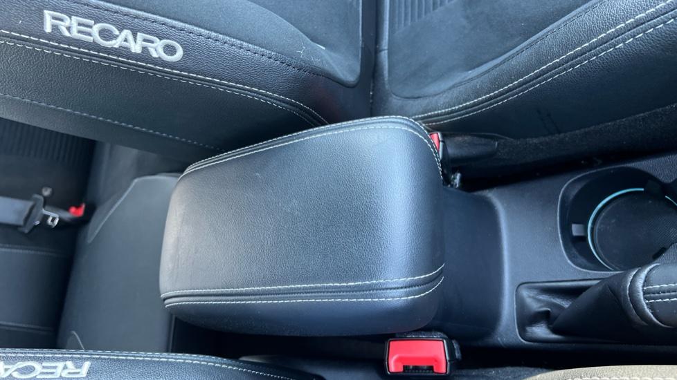 Rear Armrest/ Cup Holder