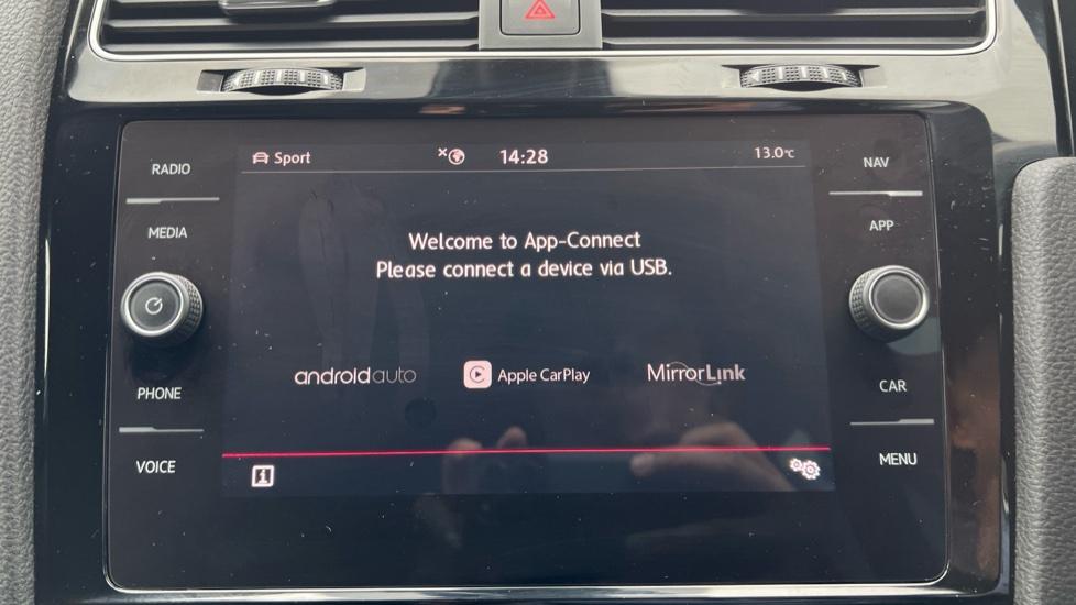 Apple Car Play & Android Auto