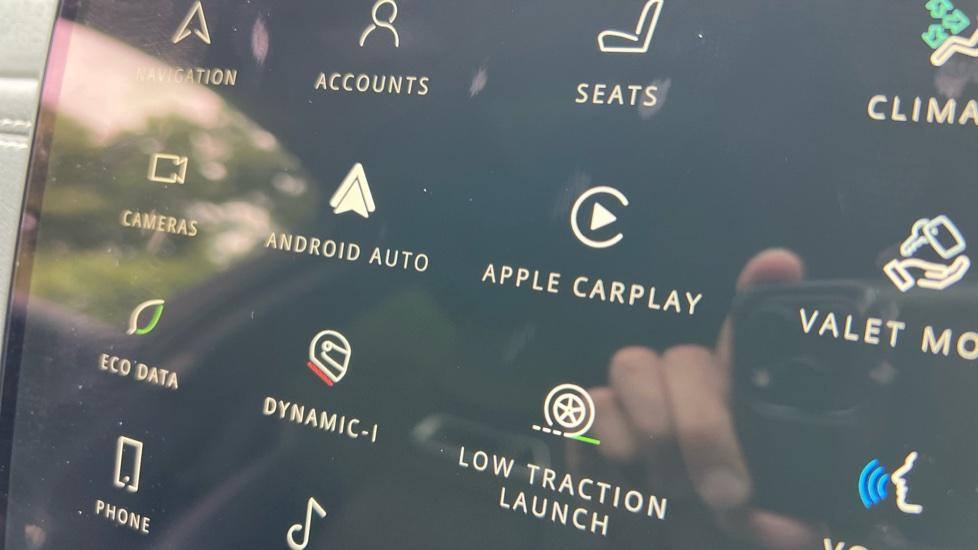 Apple Car Play & Android Auto