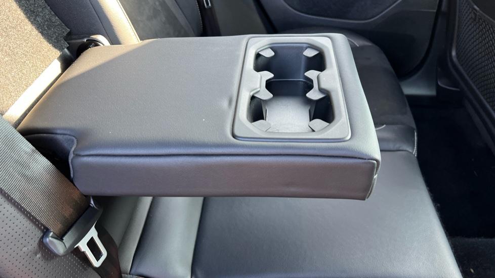 Rear Armrest/ Cup Holder