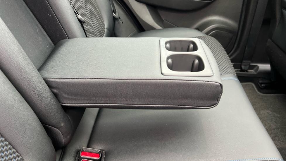 Rear Armrest/ Cup Holder