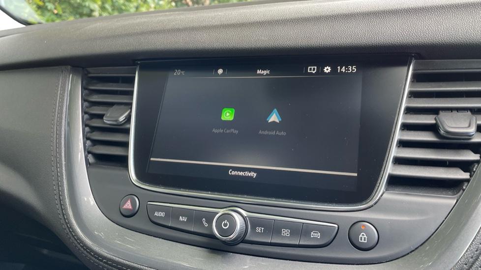 Apple CarPlay/Android Auto