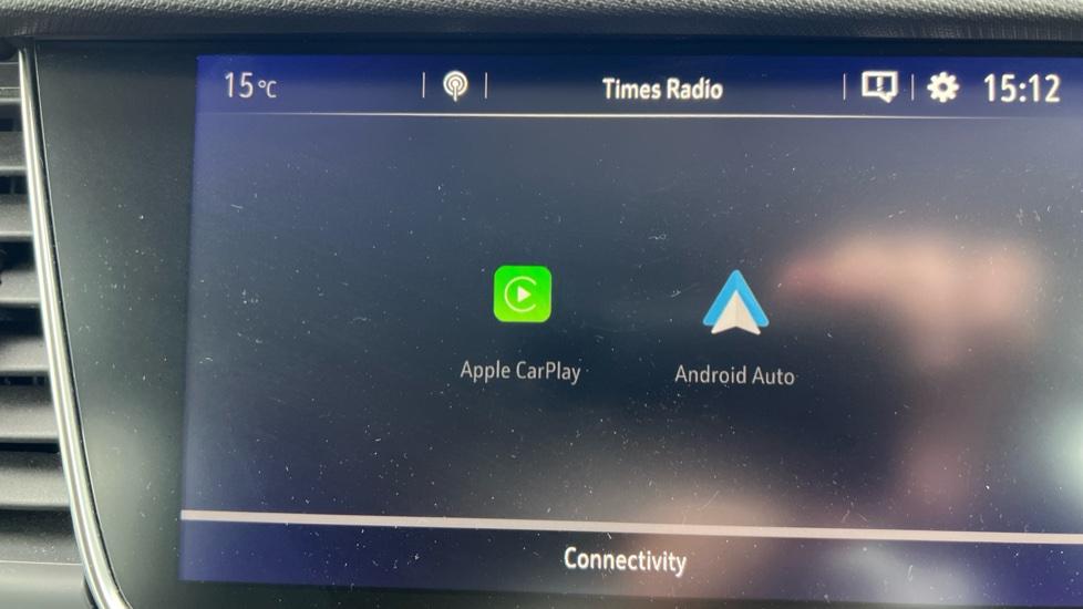 Apple Car Play & Android Auto