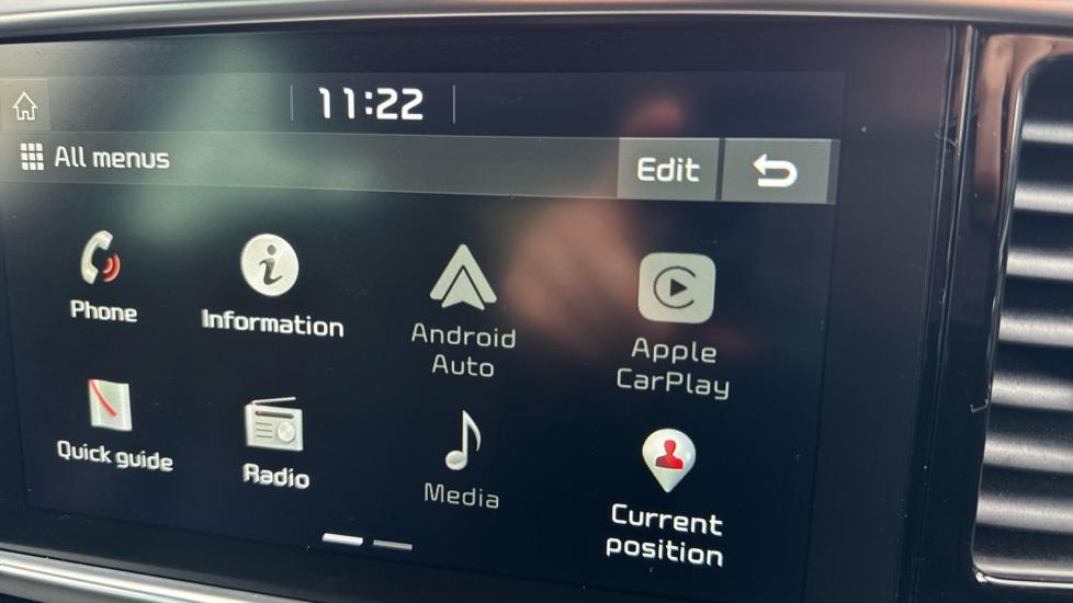 Apple Car Play & Android Auto