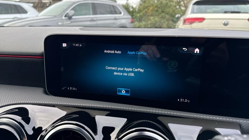 Apple Car Play & Android Auto