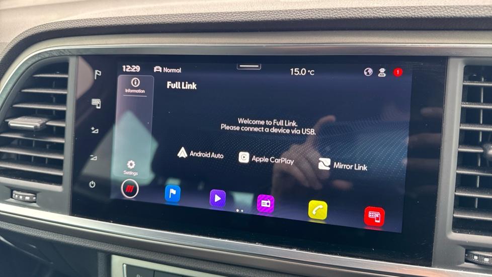 Apple Car Play & Android Auto