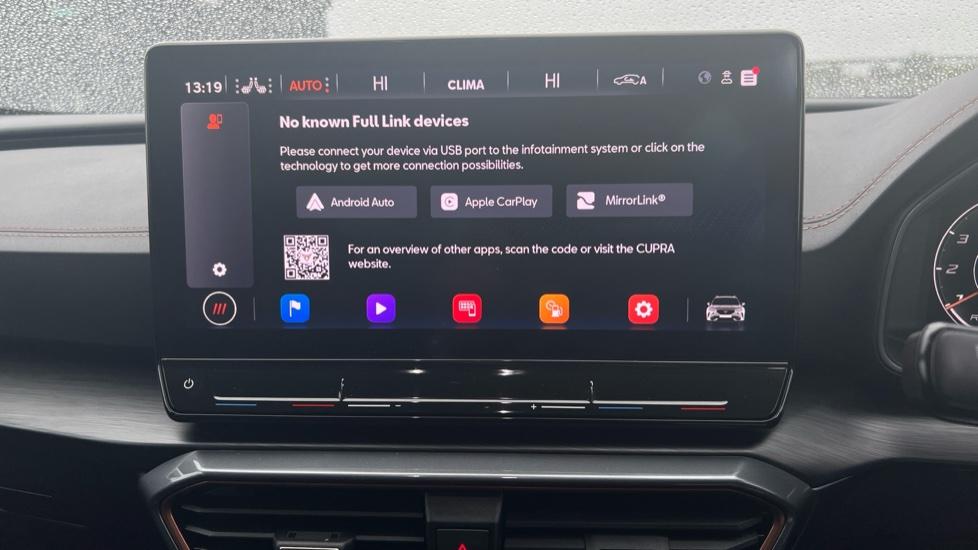 Apple Car Play & Android Auto