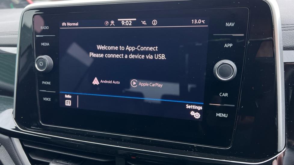 Apple Car Play & Android Auto