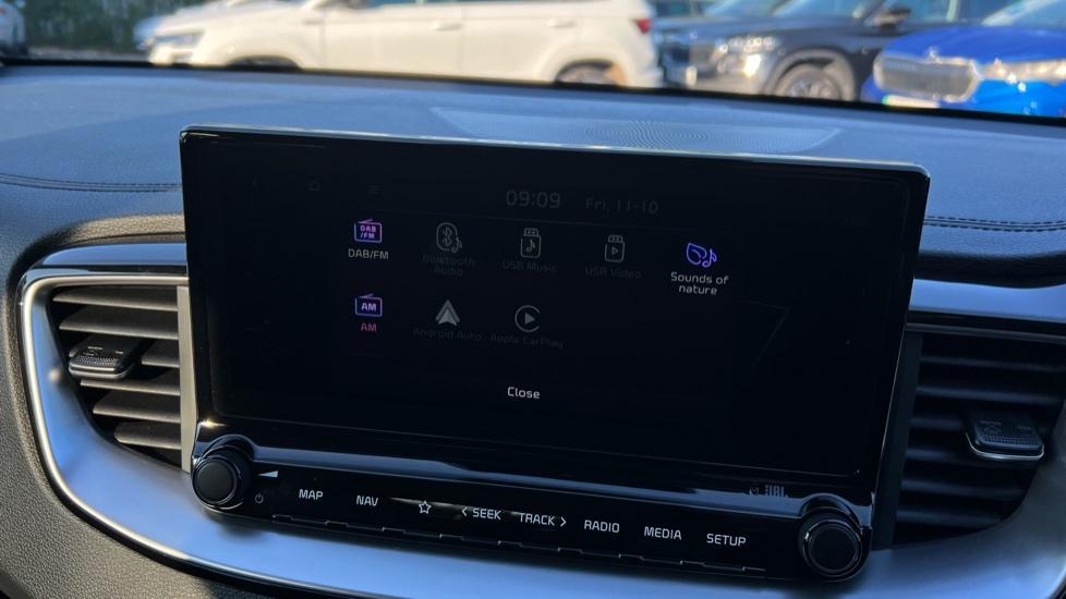 Apple Car Play & Android Auto