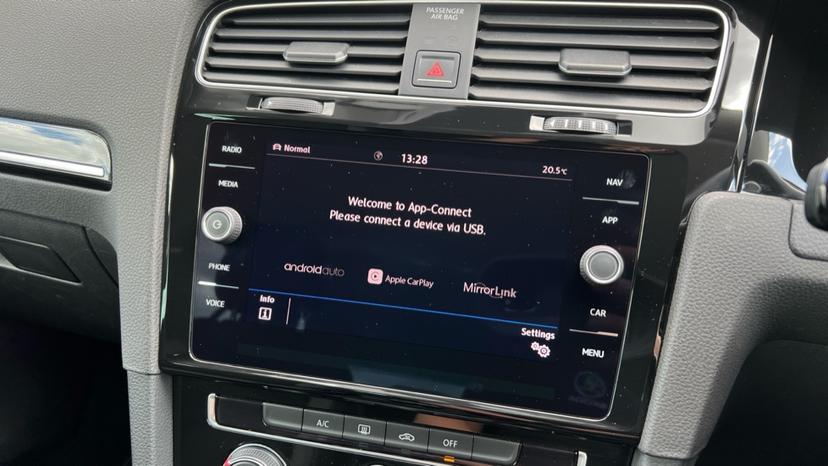 Apple Car Play & Android Auto