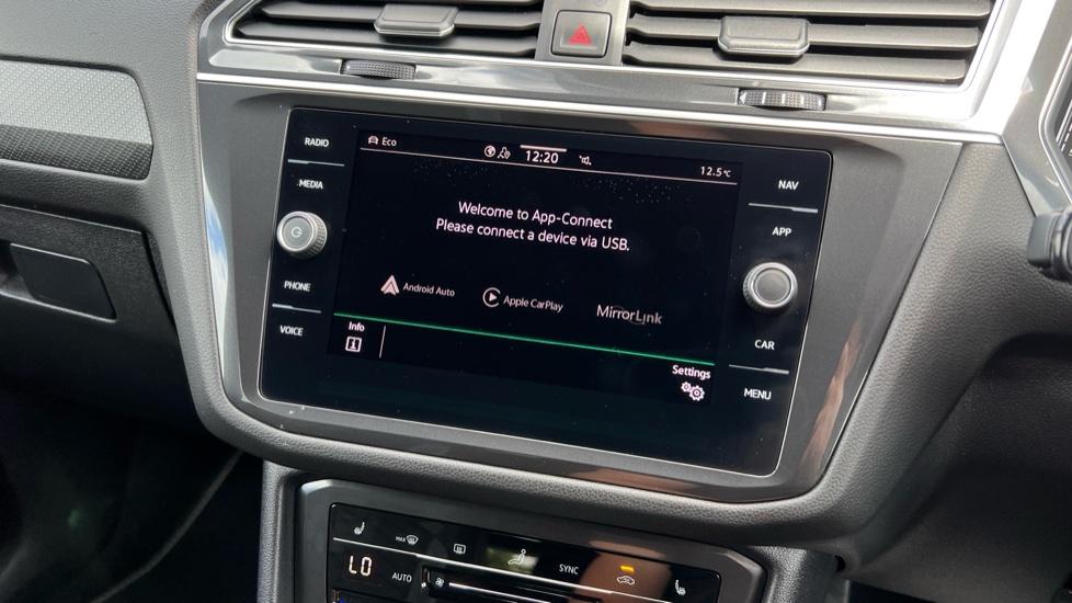 Apple Car Play & Android Auto