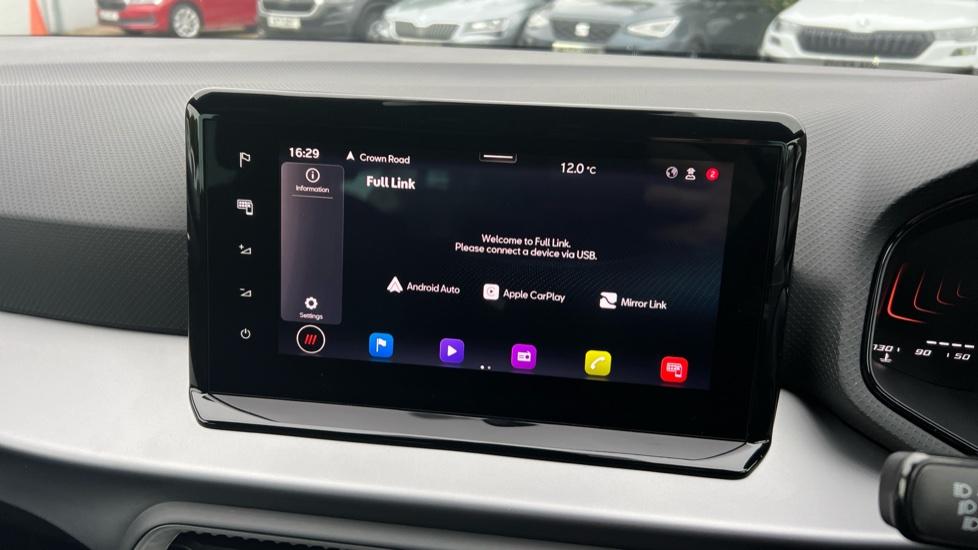 Apple Car Play & Android Auto