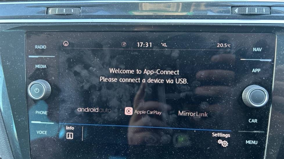 Apple Car Play & Android Auto