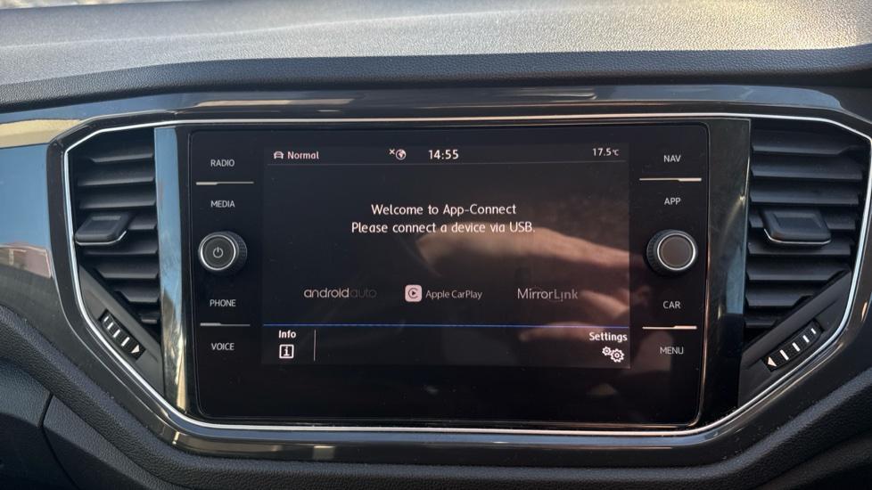 Apple Car Play & Android Auto