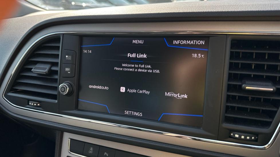 Apple Car Play & Android Auto