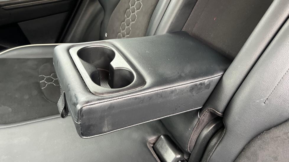 Rear Armrest/ Cup Holder