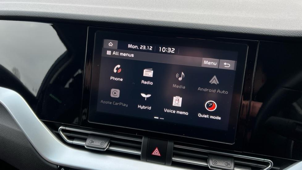 Apple Car Play & Android Auto