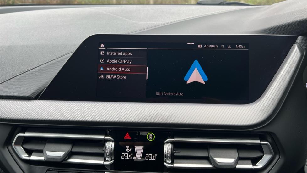 Apple Car Play & Android Auto