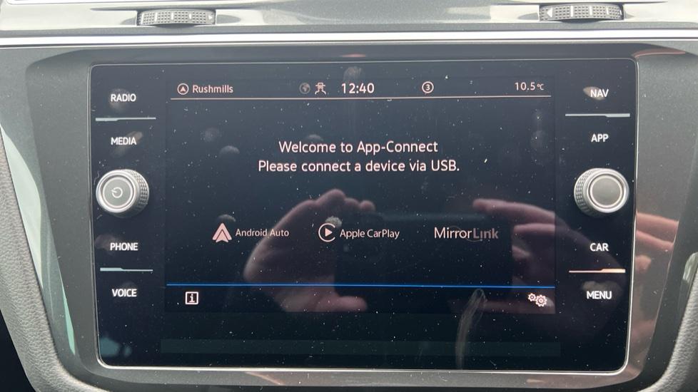 Apple Car Play & Android Auto