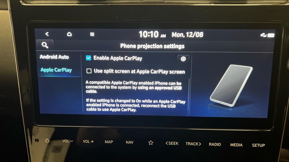 Apple Car Play & Android Auto