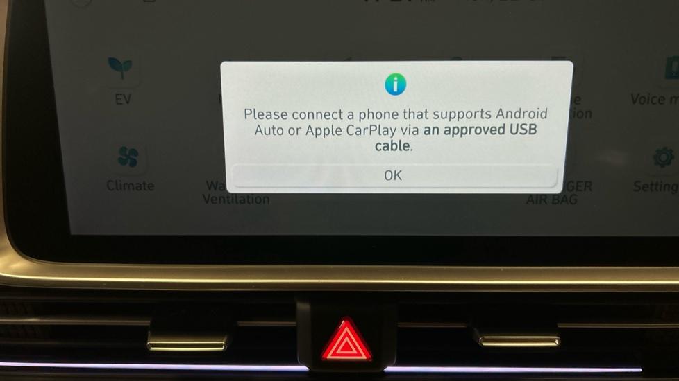 Apple Car Play & Android Auto