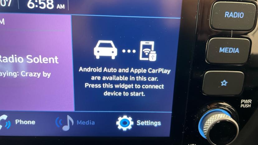 Apple Car Play & Android Auto