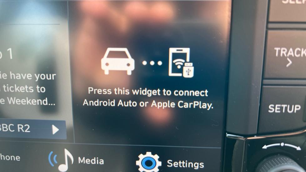 Apple Car Play & Android Auto