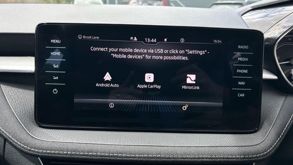 Apple Car Play & Android Auto