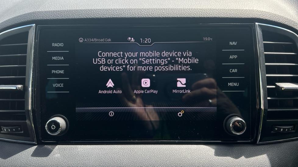 Apple Car Play & Android Auto