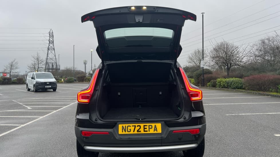 Used 2023 BLACK Volvo XC40 2.0 B3P Core 5dr Auto, 37,613 miles - cinch