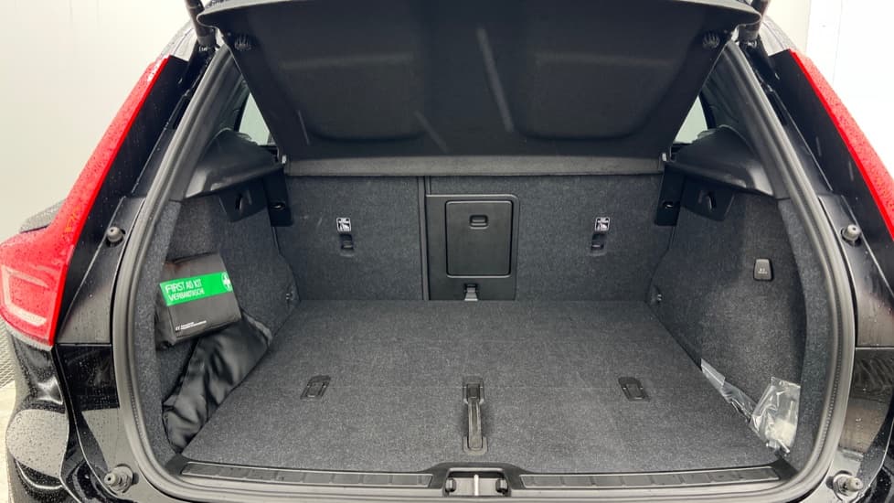 Used 2025 BLACK Volvo XC40 2.0 B4P Ultra Black Edition 5dr Auto, 8,528 ...