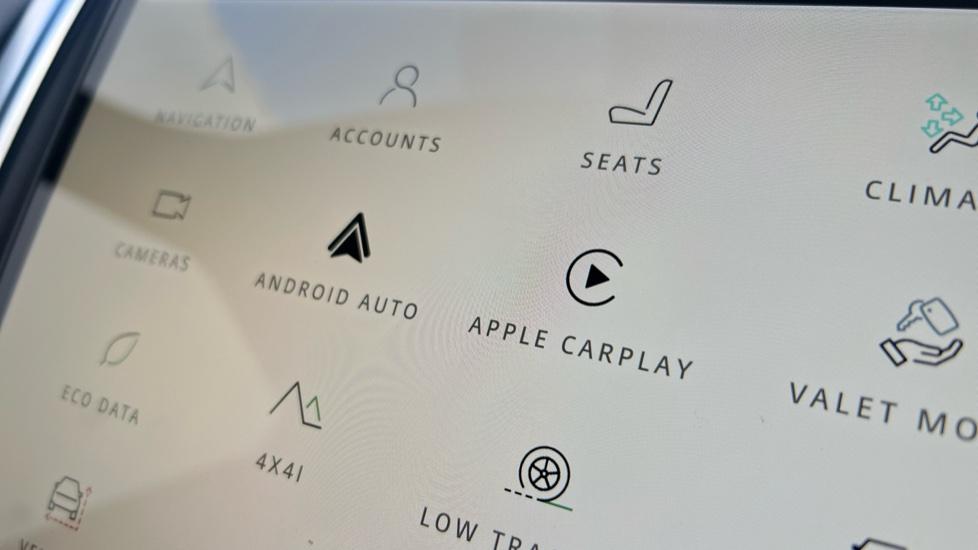 Apple Car Play & Android Auto