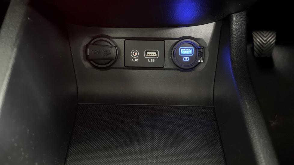 12V, USB, AUX