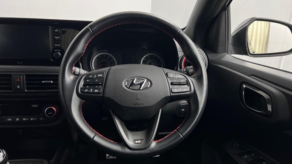 Multifunction steering wheel 